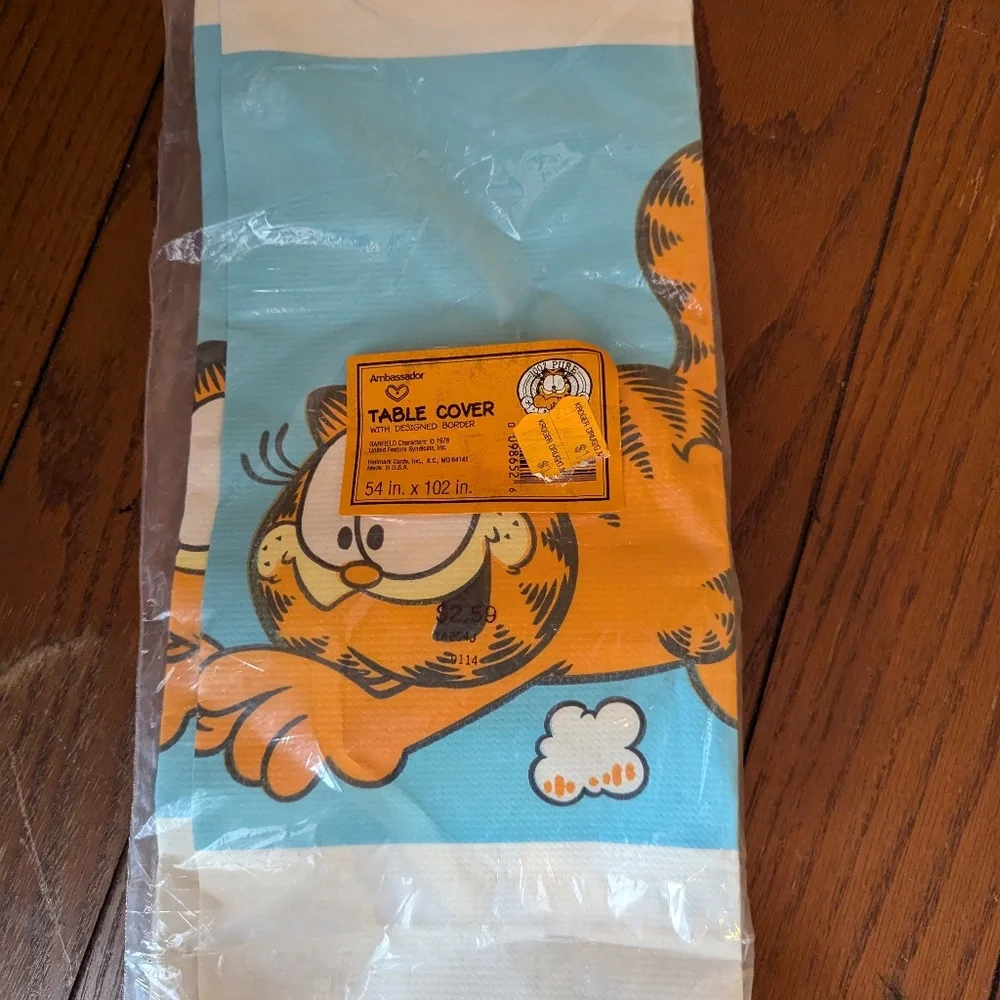 Garfield Odie Ambassador Paper Table Cover Vintage 1978 54x102 in. Partyware